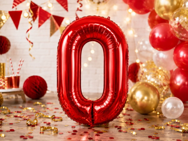 Ballon chiffre rouge métallisé de 86 cm, idéal pour composer un âge ou une date. Parfait pour décorer un anniversaire, une fête ou un événement.